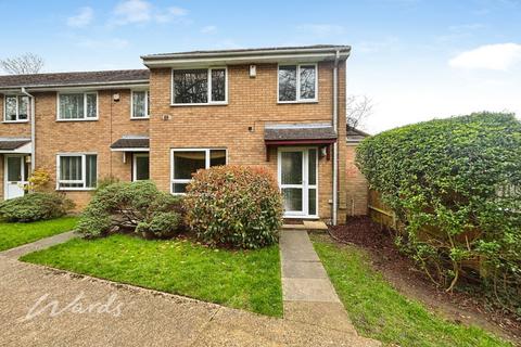 3 bedroom end of terrace house to rent, Olivers Mill New Ash Green DA3