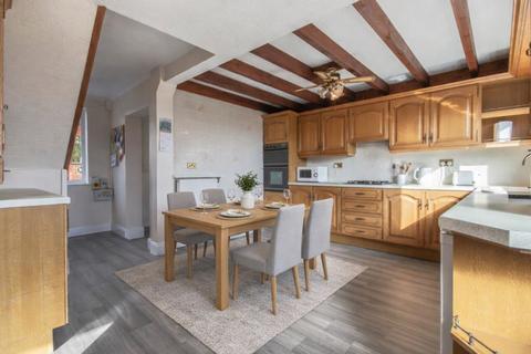 4 bedroom semi-detached house for sale, North Avenue, Sandiacre, Nottingham, Derbyshire, NG10