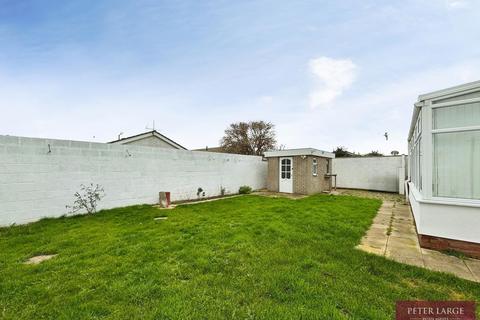 2 bedroom detached bungalow for sale, 3 Llys Cynan, Kinmel Bay, LL18 5EN