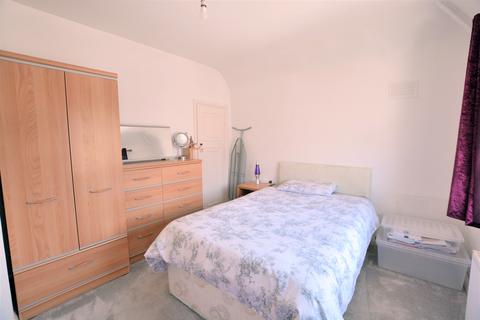 undefined, Ashwood Avenue, Hillingdon, UB8