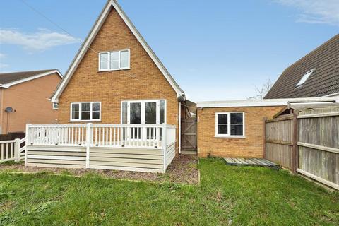 3 bedroom detached house for sale, Longbrook Close, Carlton Colville, Lowestoft, Suffolk, NR33