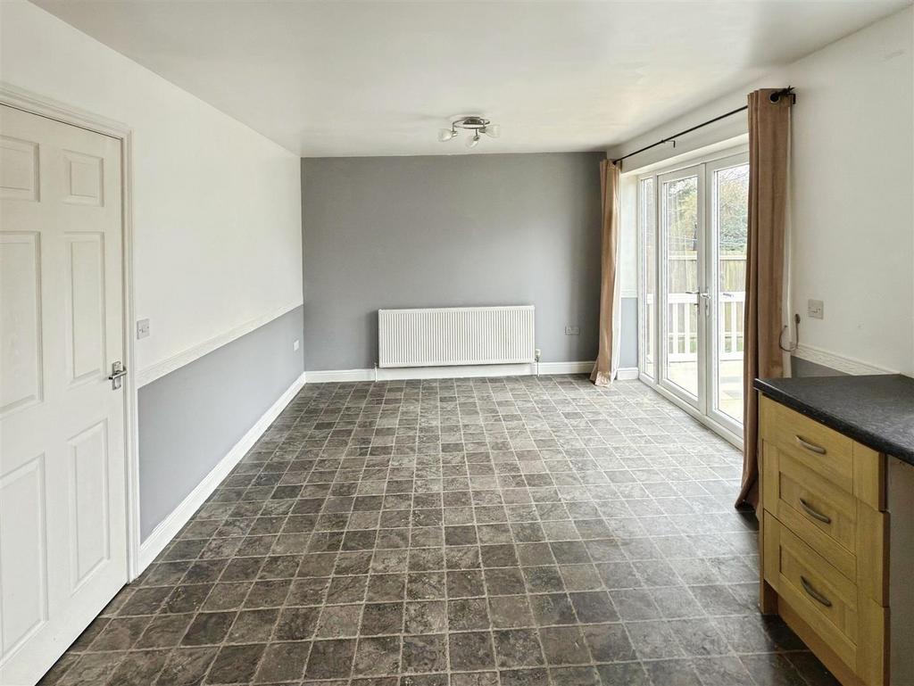 Longbrooke Close (14).jpg