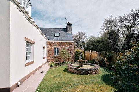 undefined, La Rue Des Fontaines, Jersey JE3