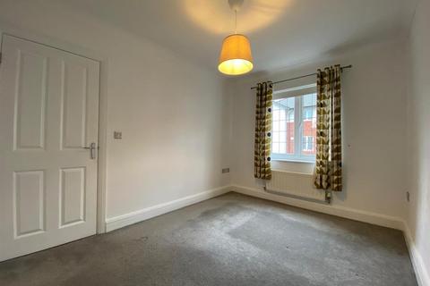 3 bedroom end of terrace house to rent, Fielden Court, Barlow Moor Road, Chorlton
