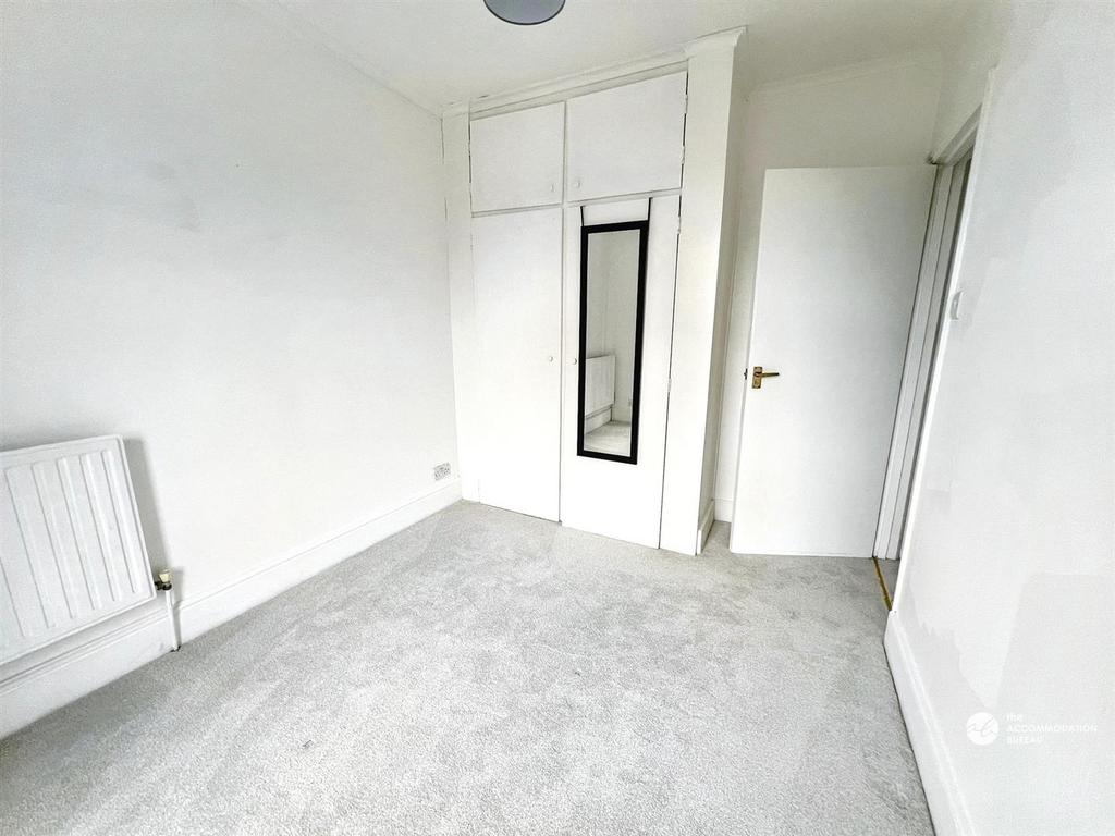Bedroom 1 (Front)