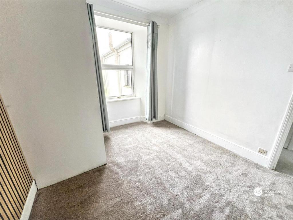 Bedroom 2 (Rear)