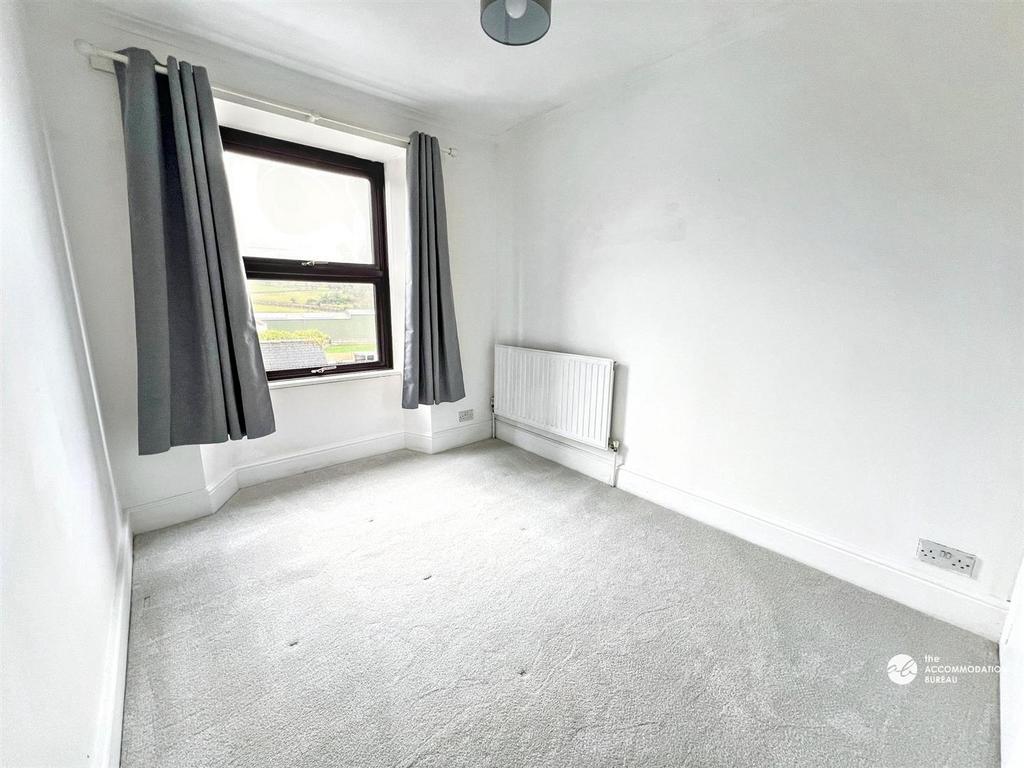 Bedroom 1 (Front)