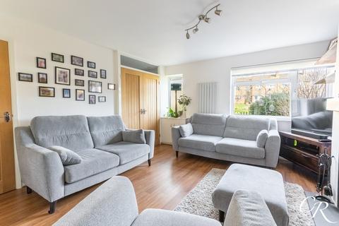 undefined, Distel Close, Cheltenham GL50