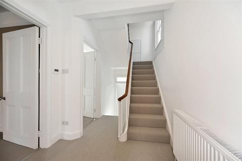 undefined, Tarrant Street, Arundel