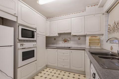 3 bedroom apartment for sale, Balmore Crescent, Cockfosters, Barnet, EN4
