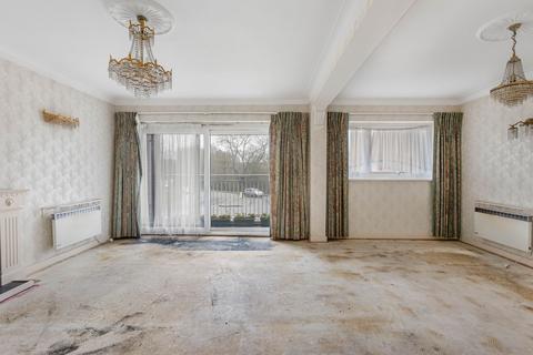 3 bedroom apartment for sale, Balmore Crescent, Cockfosters, Barnet, EN4