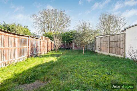 undefined, Summers Lane, London N12