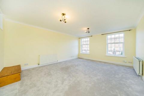 undefined, Broom Park, Teddington TW11