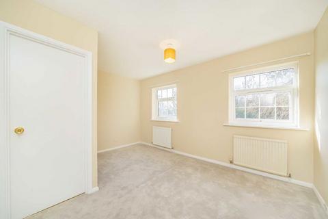 undefined, Broom Park, Teddington TW11