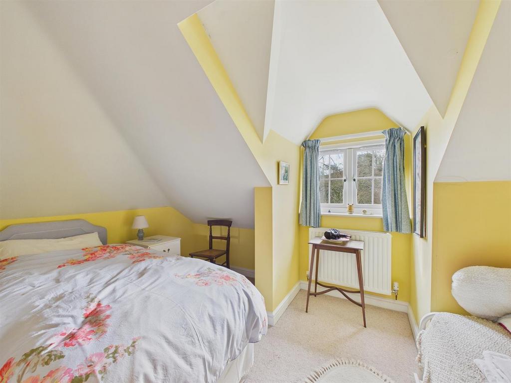 Bed3.jpg