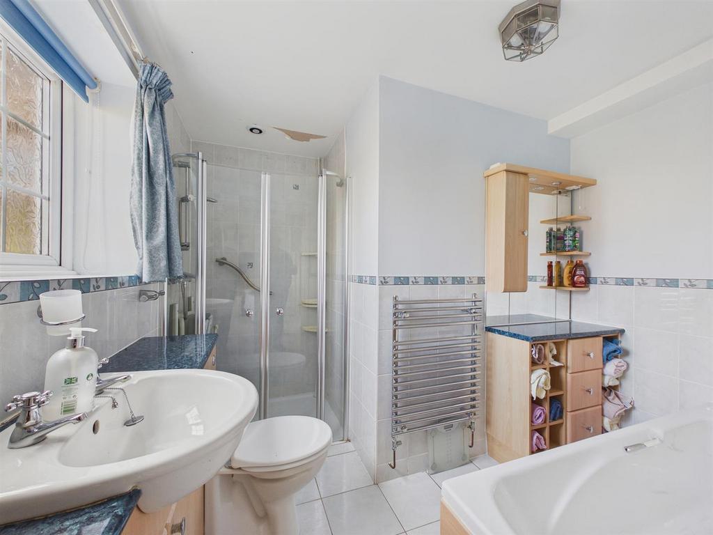 Ensuite.jpg