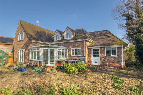 4 bedroom detached house for sale, Upper Welland Road, Malvern