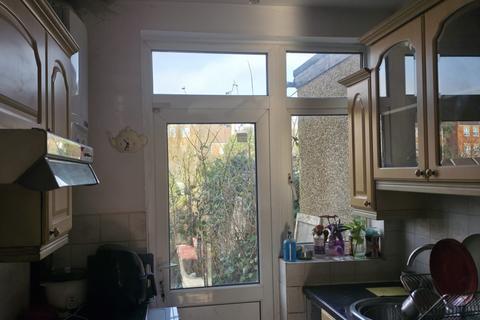 3 bedroom terraced house to rent, London NW9