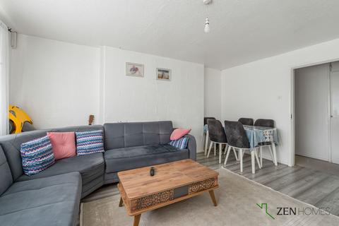 2 bedroom flat for sale, Findon Road, London N9