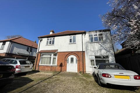 Earlham Road, NORWICH
