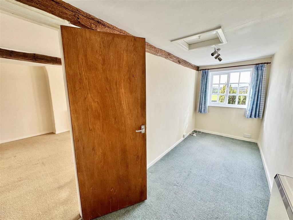 Study/dressing room/occasional bedroom