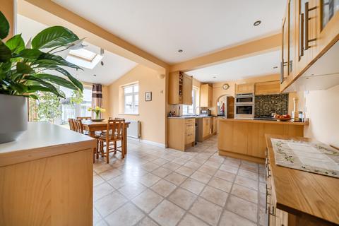 undefined, Almond Close, Bromley