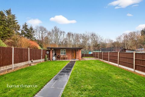4 bedroom semi-detached house for sale, Sherrards Way, Barnet