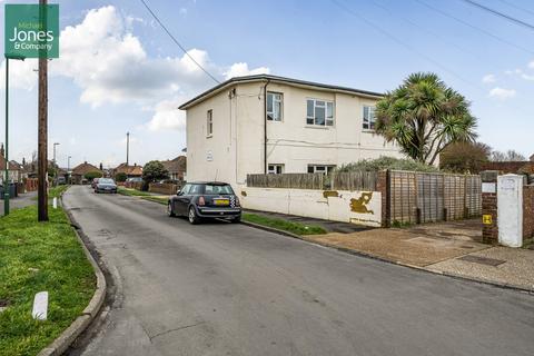 2 bedroom flat to rent, Cecil House, 68 Cecil Road, Lancing, West Sussex, BN15