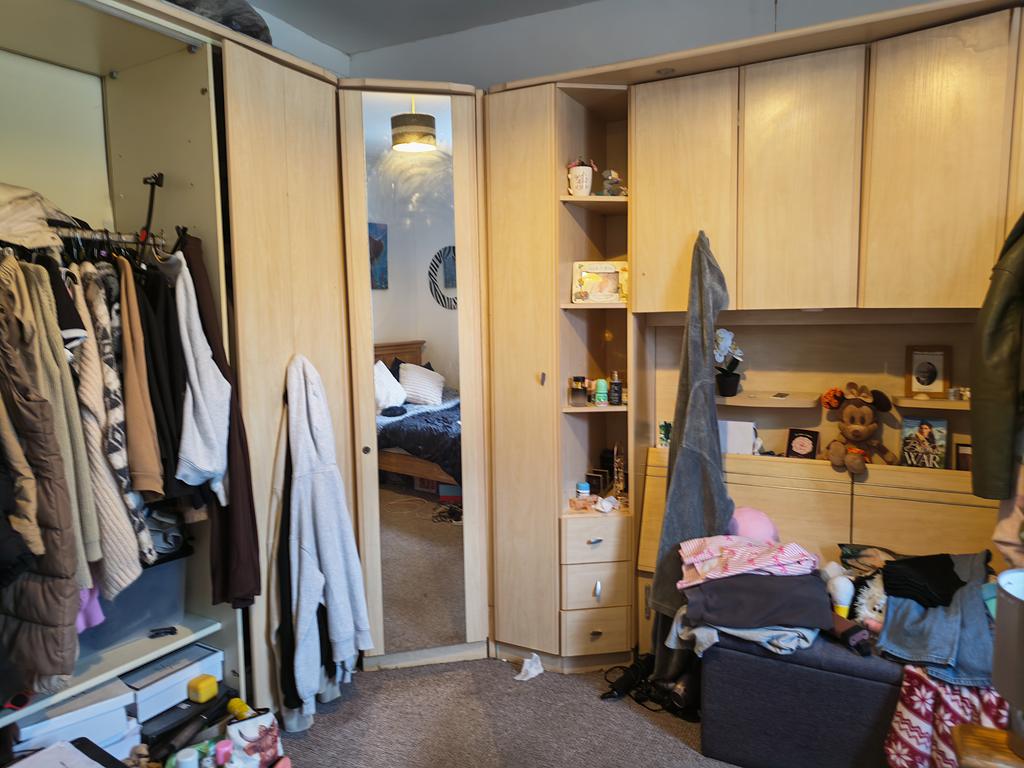 BB11 3 LS 8 Parkinson Street Burnley Bedroom1 03...