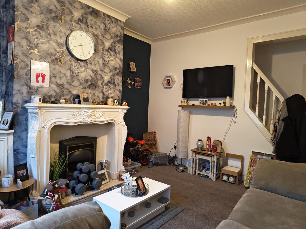 BB11 3 LS 8 Parkinson Street Burnley Living Room...