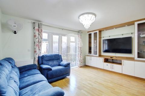 undefined, Kings Reach, Slough SL3