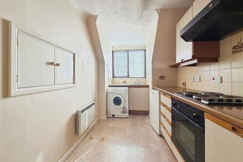 1 bedroom flat for sale, Aldermoor Road, Southampton, Hampshire, SO16 5SE