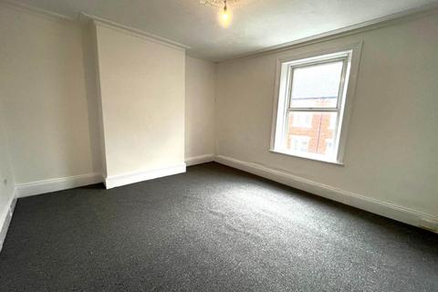 3 bedroom flat to rent, St Paul`s Road, Jarrow NE32