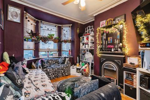 3 bedroom terraced house for sale, Lees Hill Street, Nottingham