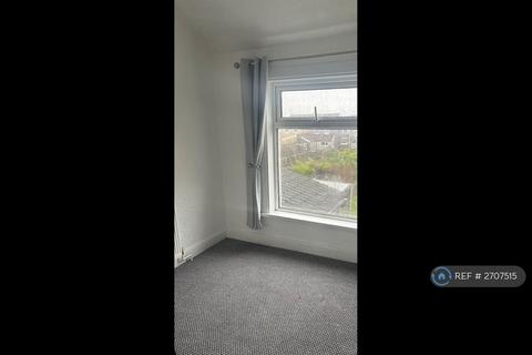 3 bedroom semi-detached house to rent, Penybryn Avenue, Cefn Fforest, Blackwood, NP12