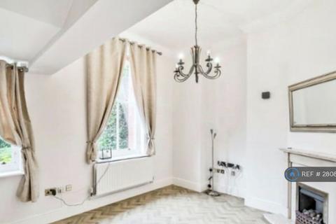 1 bedroom detached house to rent, Osborne House, Woodford Green, IG8