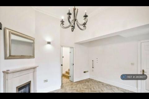 1 bedroom detached house to rent, Osborne House, Woodford Green, IG8