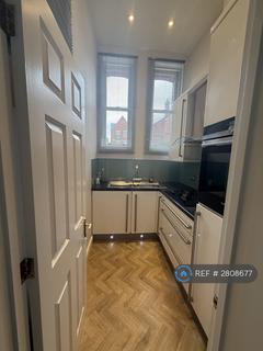 1 bedroom detached house to rent, Osborne House, Woodford Green, IG8