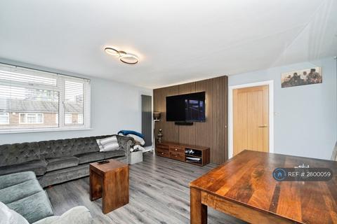 2 bedroom flat to rent, Black Rod Close, Hayes, UB3