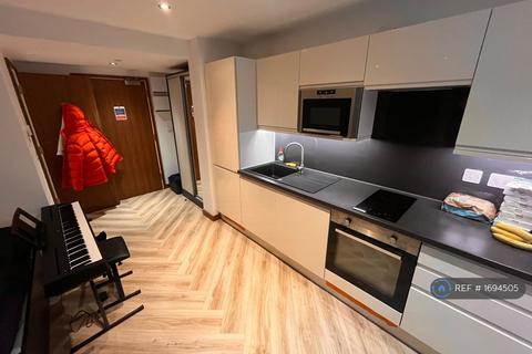 Studio to rent, John Dalton St, Manchester, M2