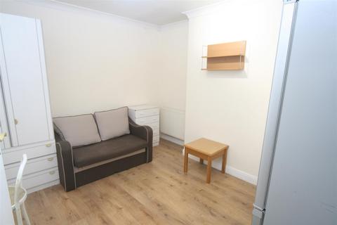 undefined, Greenford Road, Greenford