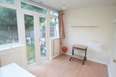 undefined, Greenford Road, Greenford