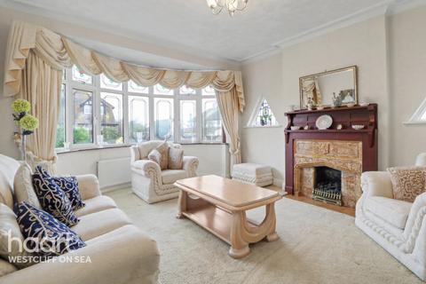 3 bedroom semi-detached bungalow for sale, Winsford Gardens, Westcliff-On-Sea
