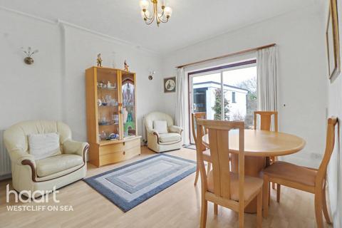 3 bedroom semi-detached bungalow for sale, Winsford Gardens, Westcliff-On-Sea