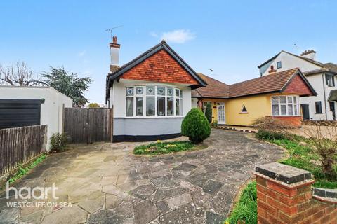 3 bedroom semi-detached bungalow for sale, Winsford Gardens, Westcliff-On-Sea
