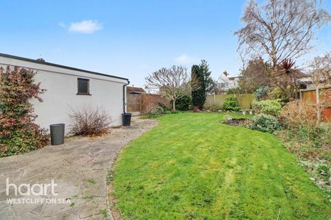 3 bedroom semi-detached bungalow for sale, Winsford Gardens, Westcliff-On-Sea