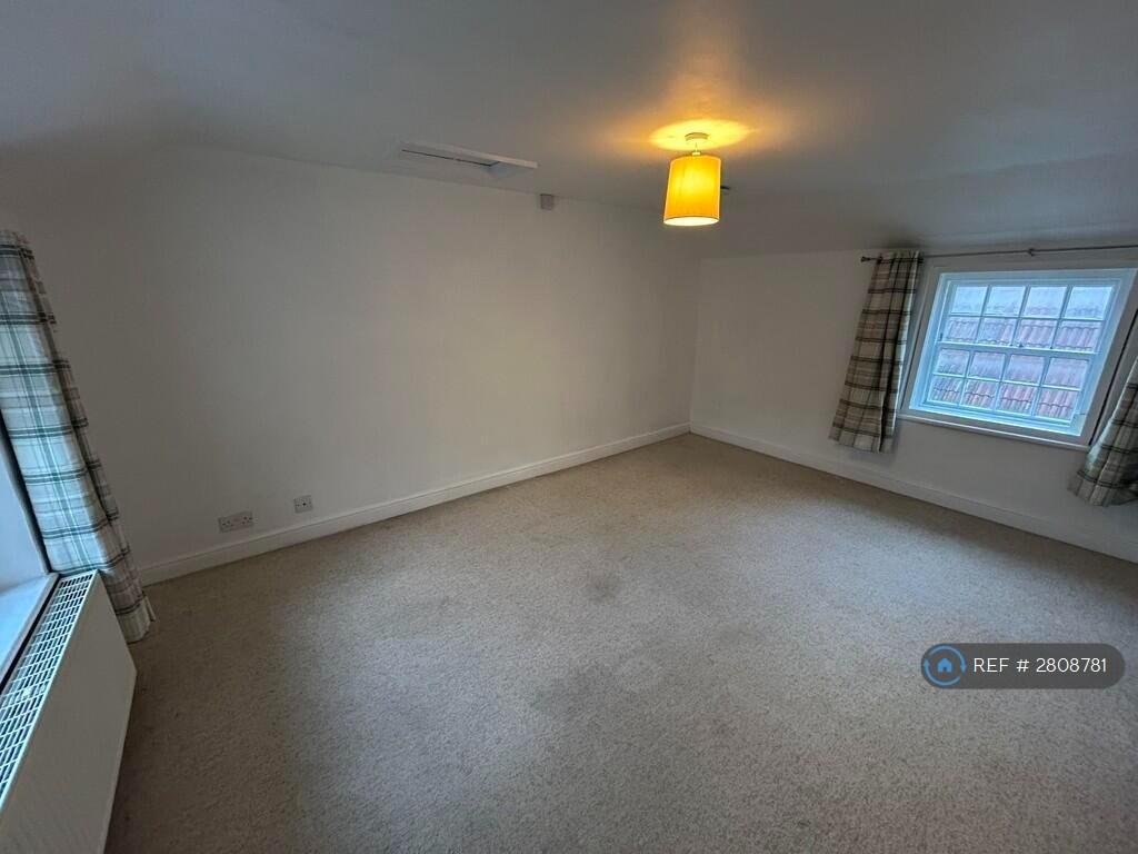 Lounge / Bedroom 2