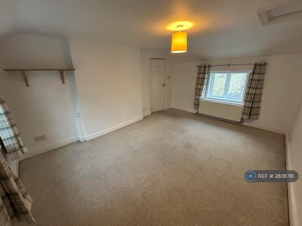 Lounge / Bedroom 2