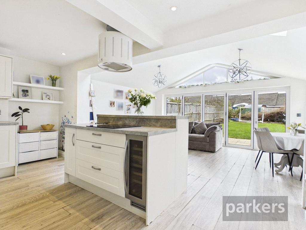 Kitchen/Dining