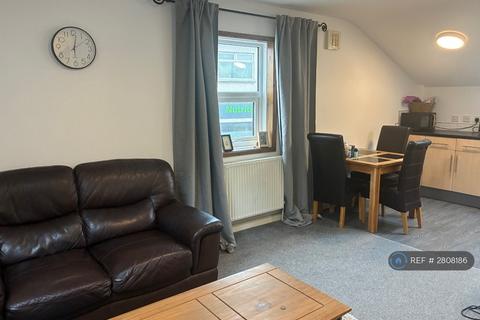 2 bedroom flat to rent, New Road, Porthcawl, CF36